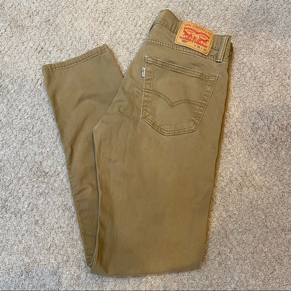 Levi’s 502 khakis
